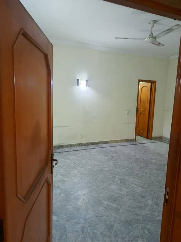 1 kanal commercial house for rent at the prime location of Johar town 8