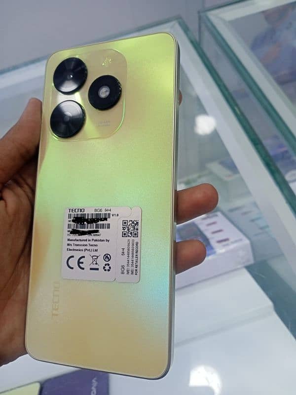 Tecno Spark go 2024 4+4(8)/64gb 0