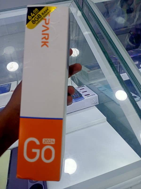 Tecno Spark go 2024 4+4(8)/64gb 6