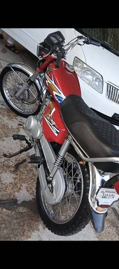 Honda 125 one hand use bike haa orignall condition peshawar nambr