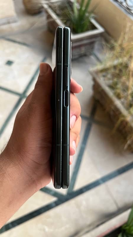 samsung galaxy fold 3(256gb official PTA) 2