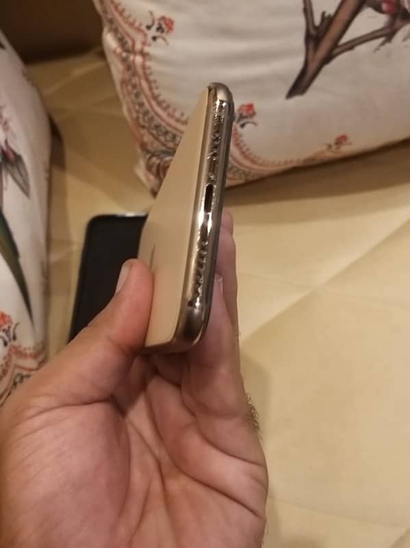 I PHONE 11 PRO MAX 256 GB GOLD COLOUR 4