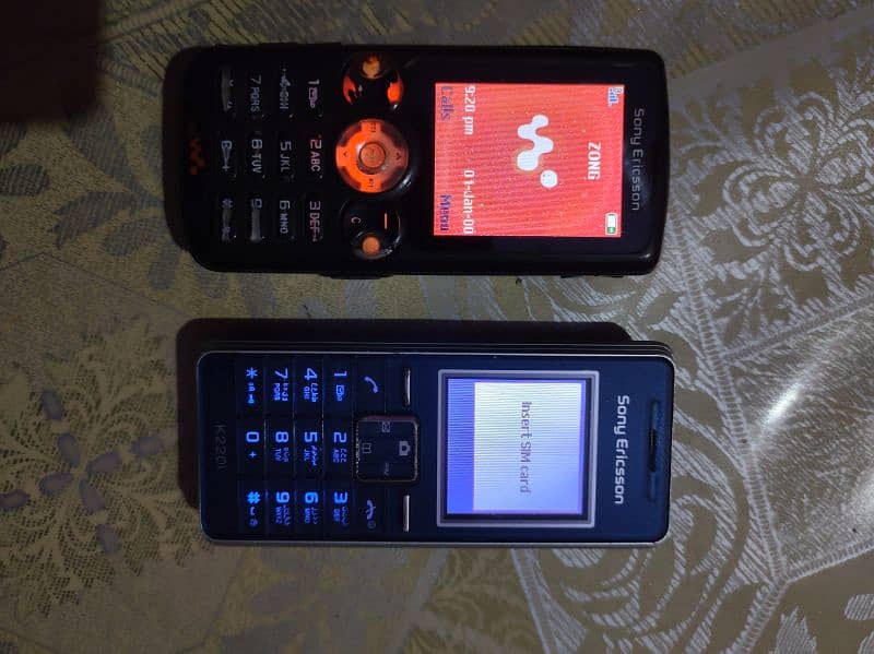 2 SONY ERRICSON 1 NOKIA TOUCH BLACKBERRY OR NOKIA 200 1