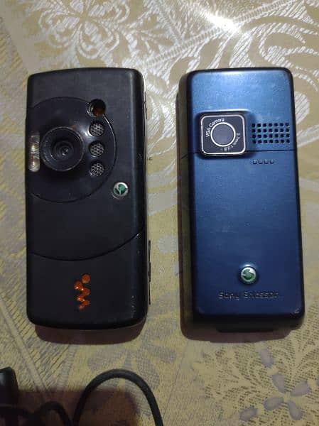 2 SONY ERRICSON 1 NOKIA TOUCH BLACKBERRY OR NOKIA 200 6