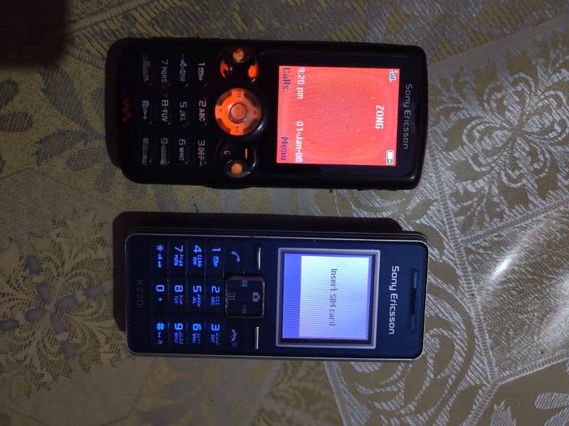 2 SONY ERRICSON 1 NOKIA TOUCH BLACKBERRY OR NOKIA 200 7