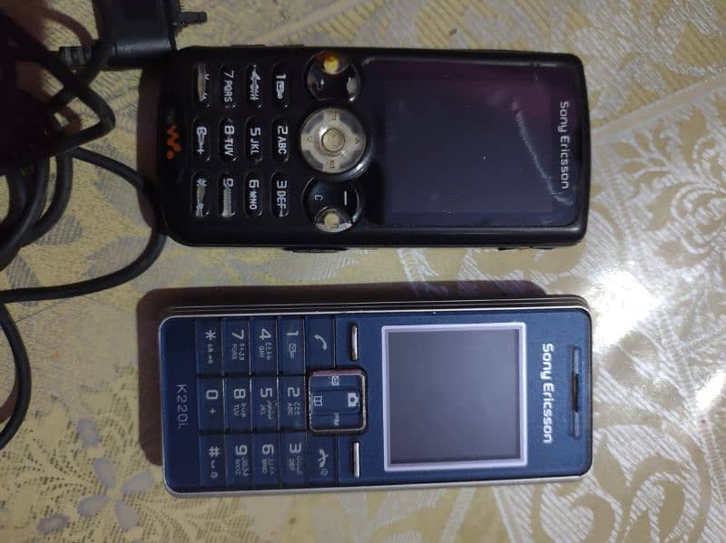 2 SONY ERRICSON 1 NOKIA TOUCH BLACKBERRY OR NOKIA 200 10