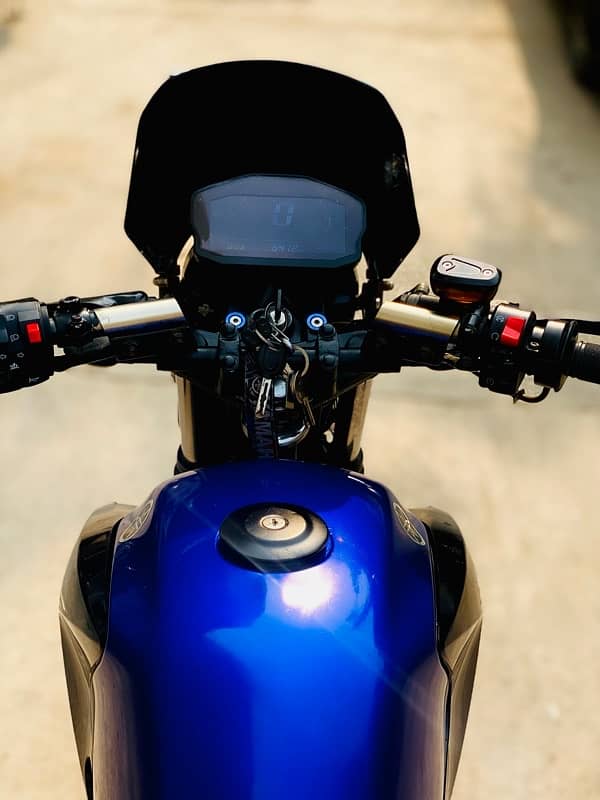 YAMAHA YBR 125 BLUE 6