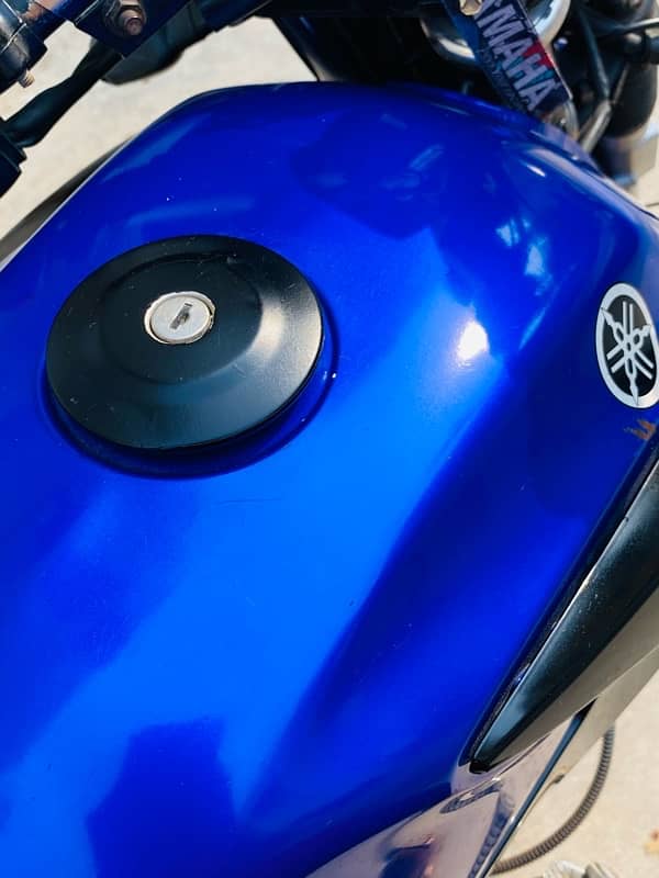 YAMAHA YBR 125 BLUE 8