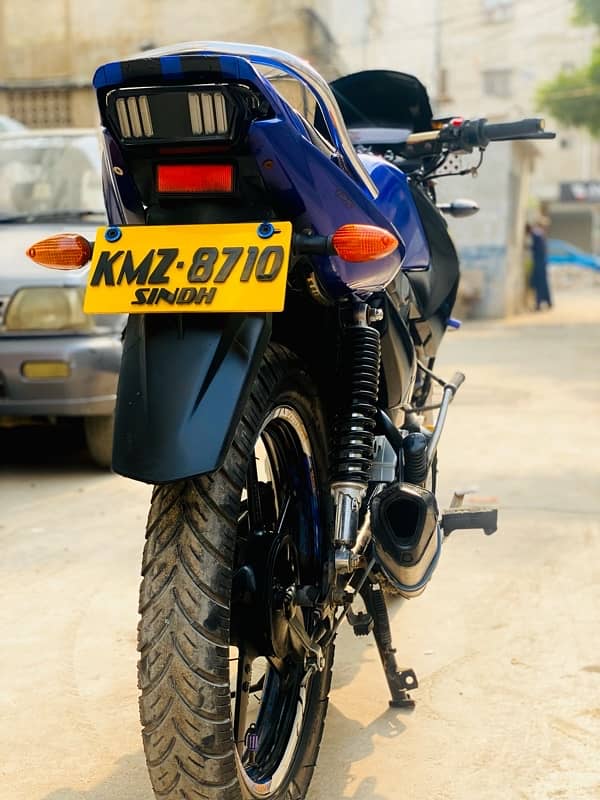 YAMAHA YBR 125 BLUE 10