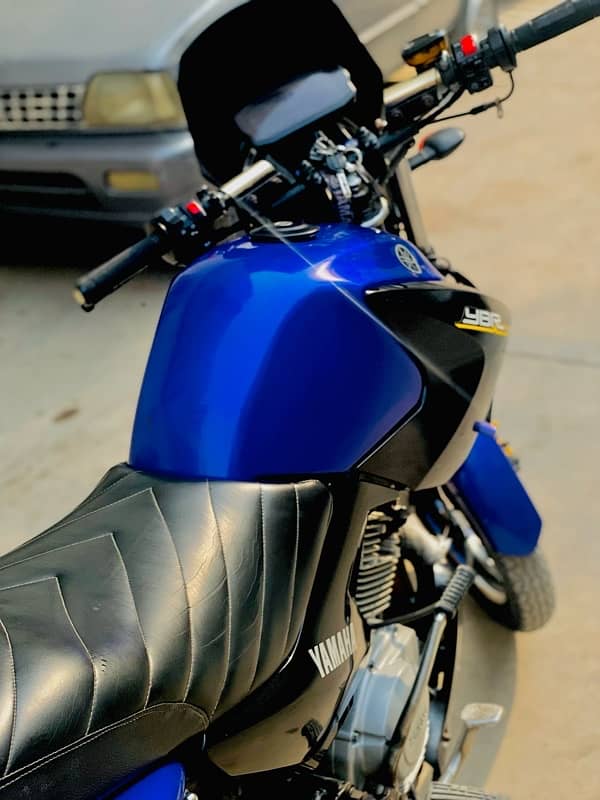 YAMAHA YBR 125 BLUE 12