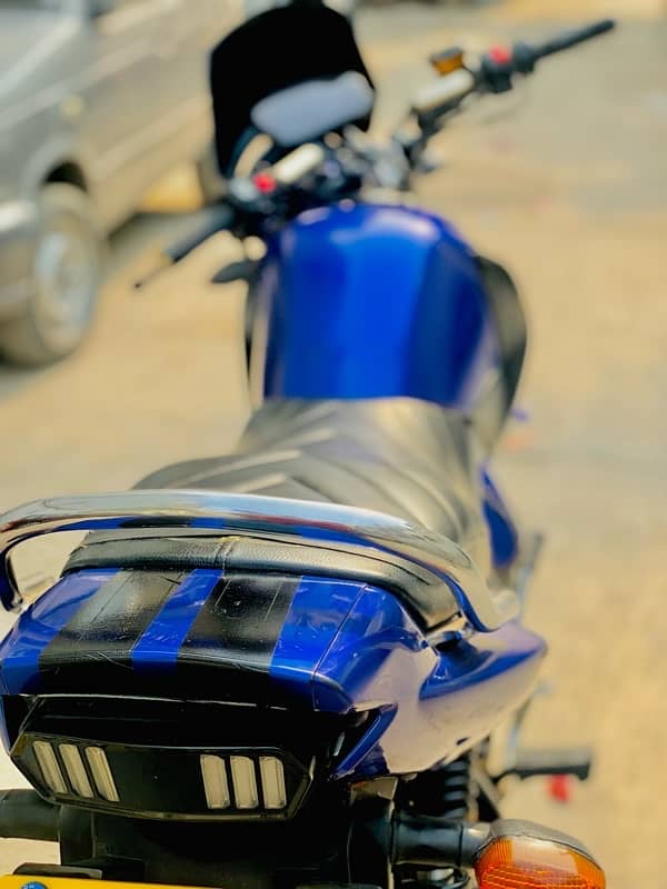 YAMAHA YBR 125 BLUE 16