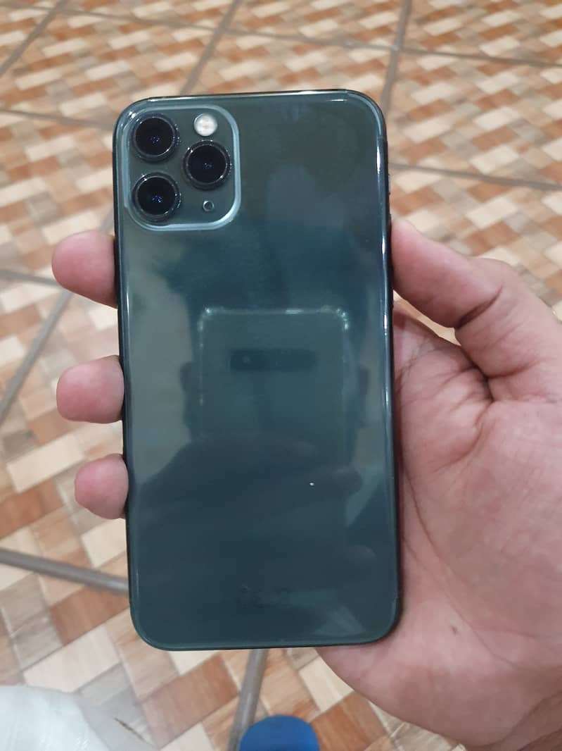 i phone 11 pro 246 GB pta Approved grey color 6