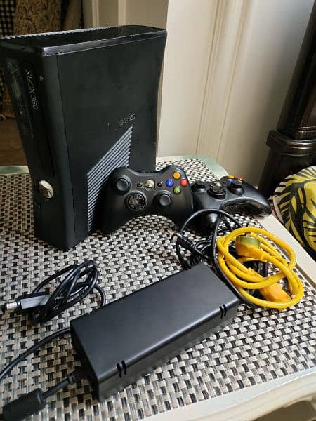 Xbox 360 slim | 1TB | 154 Games Installed 11