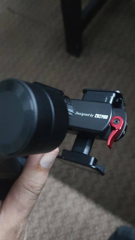 Zhiyun smooth Q2 mobile Gimbal 1