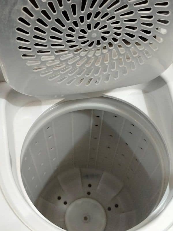 Dawlance washing and Dryer machine for sale 4