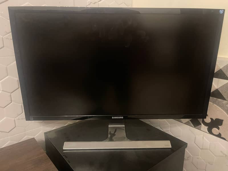 32" 4K HD Monitors - Samsung & LG || 27" 4K Samsung & HP Monitors 3