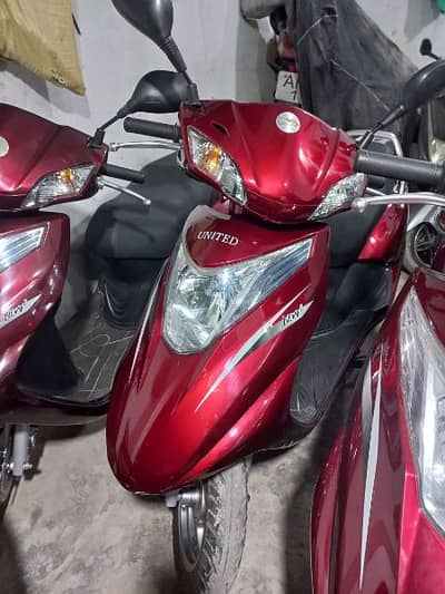 united 100cc scooty available contact at mobile# 03004142432