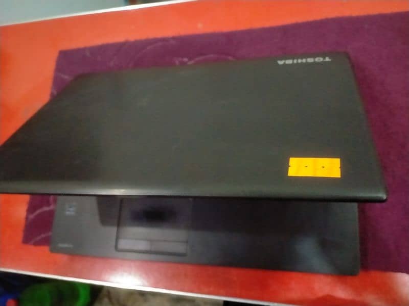 Toshiba i3 4th Generation For Sale / 4 GB Ram / 320 GB HDD 4