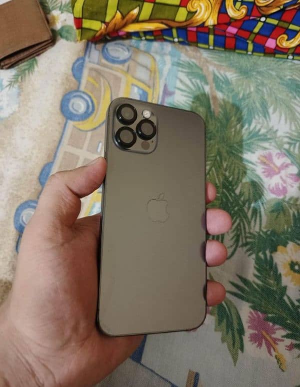 I Phone 12 pro 0