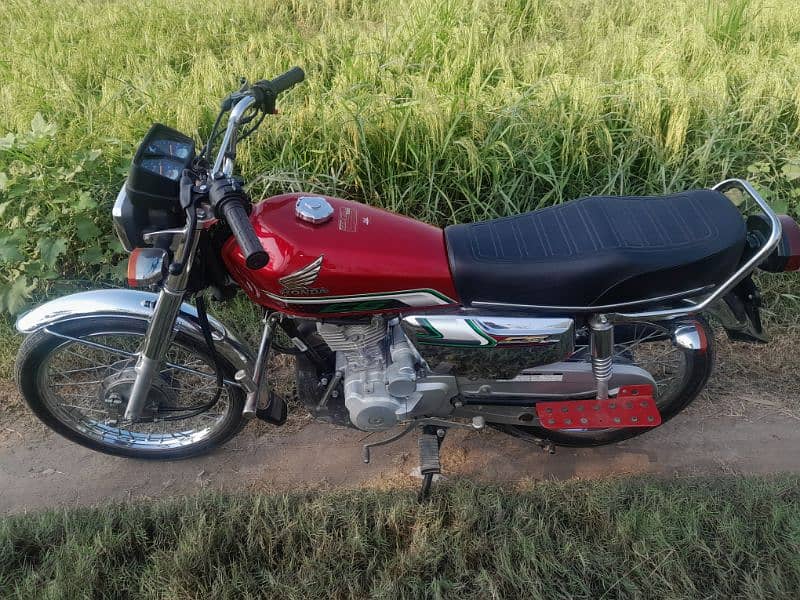 HONDA 125s 4