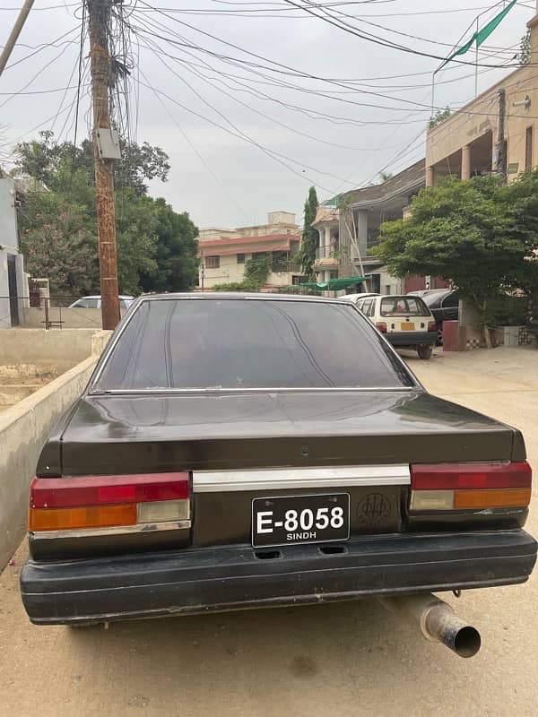 Nissan Sunny 1988 3