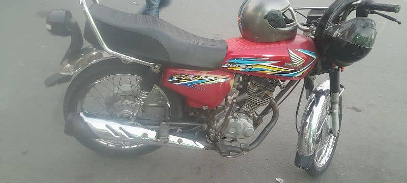 Honda125 punjab sialkot nmnr 2018mofel no xchang cd70 yamaha suzuki 2