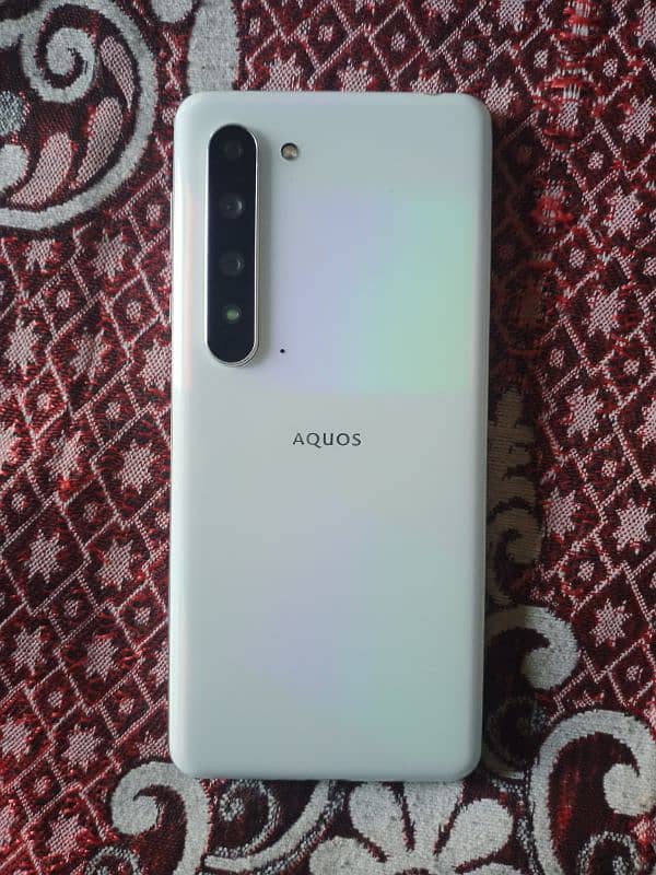 Sharp Aquos R5G 5