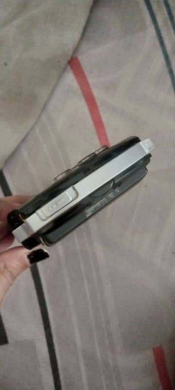 Sony PSP with memory stick and adapter charger 4