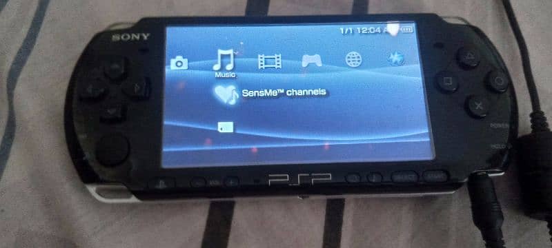 Sony PSP with memory stick and adapter charger 5