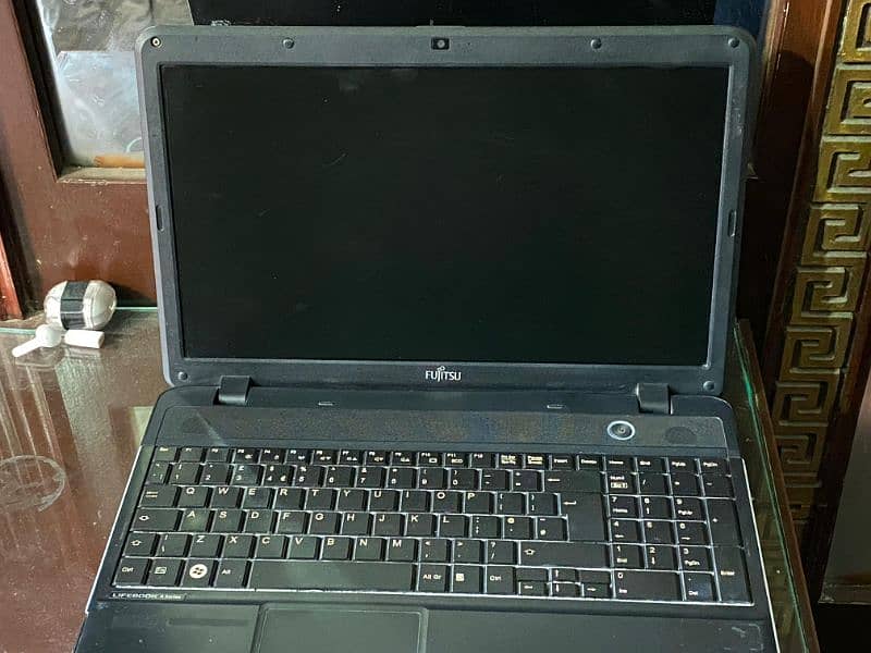 Fujitsu big laptop 17 inch display 5