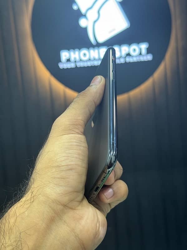 iphone 11 pro 256gb dual sim pta approved               12 13 14 15 16 3