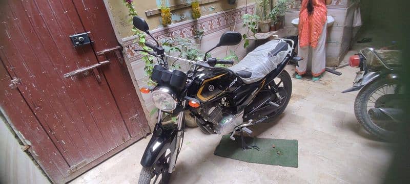 yamaha YBZ DX 2024/05 only 3k kms brand new. 3