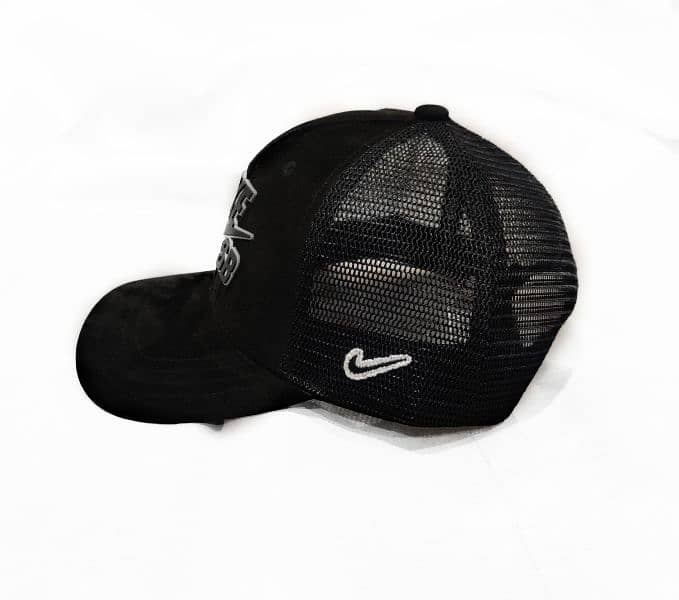 Nike Balck Trucker hat 0