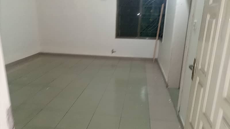 1 Kanal House For Sale With Basement Owner Built Ideal Residence 4