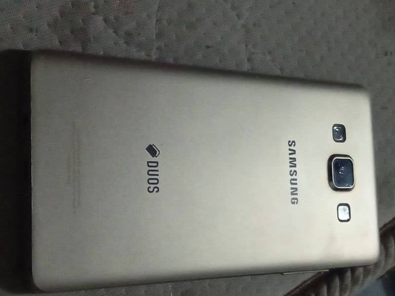 Samsung galaxy A5 10 by 10 condition 03079436065 2