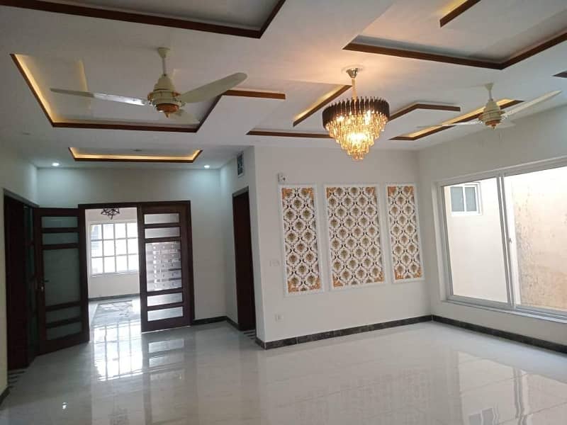 1 Kanal House for sale in Canal Garden Lahore 12