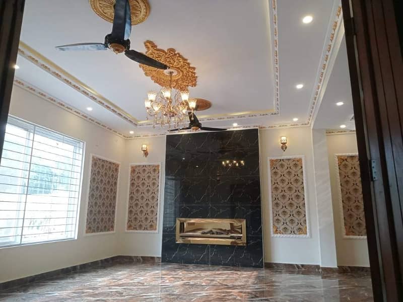 1 Kanal House for sale in Canal Garden Lahore 11