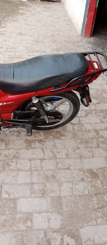 Suzuki 110 total orgnl orgnal dcomint new tyer new batri salf start 2