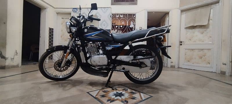 Suzuki GS 150 3