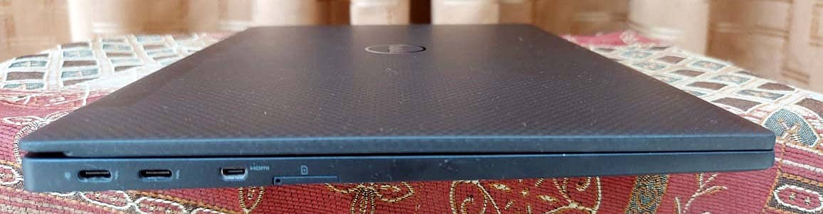 Dell E7370 UlteraBook 6th Gen 8/256GB Bezel Less 4K Touch Display 3