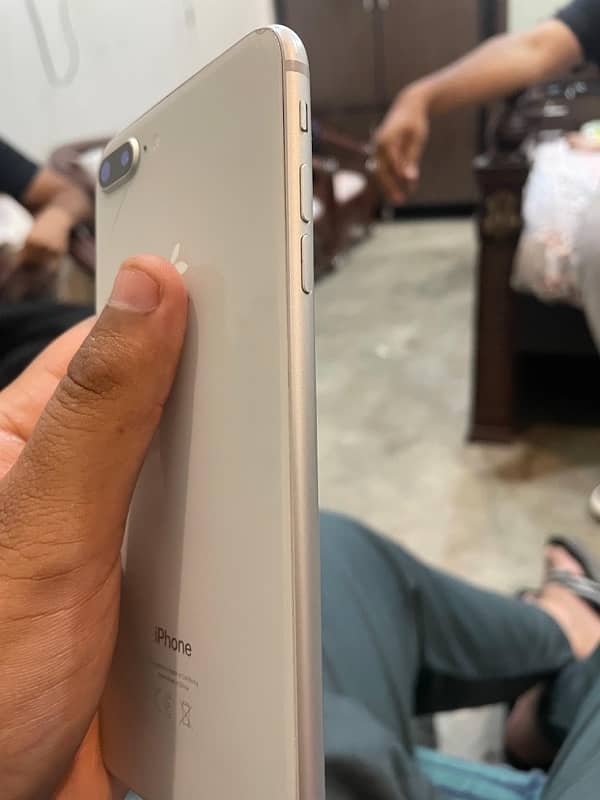 iPhone 8plus , read add 4