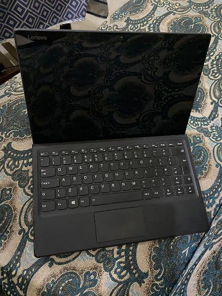 Lenovo MiiX 520 3