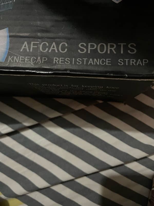 kneecap resistance strap 5