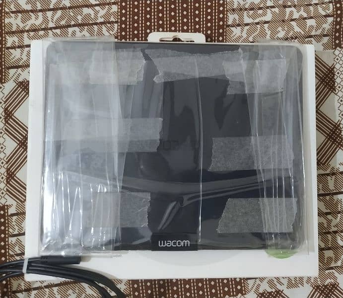 Wacom Intuos BT S CTL 4100WL graphics tablet ( Bluetooth + wired) 5