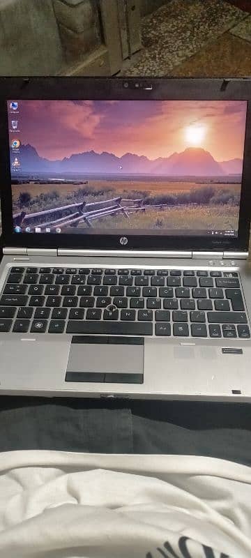 HP Elite book 2560p core i5 256ssd 8gb ram 2