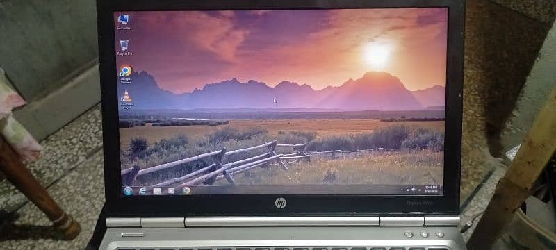 HP Elite book 2560p core i5 256ssd 8gb ram 4