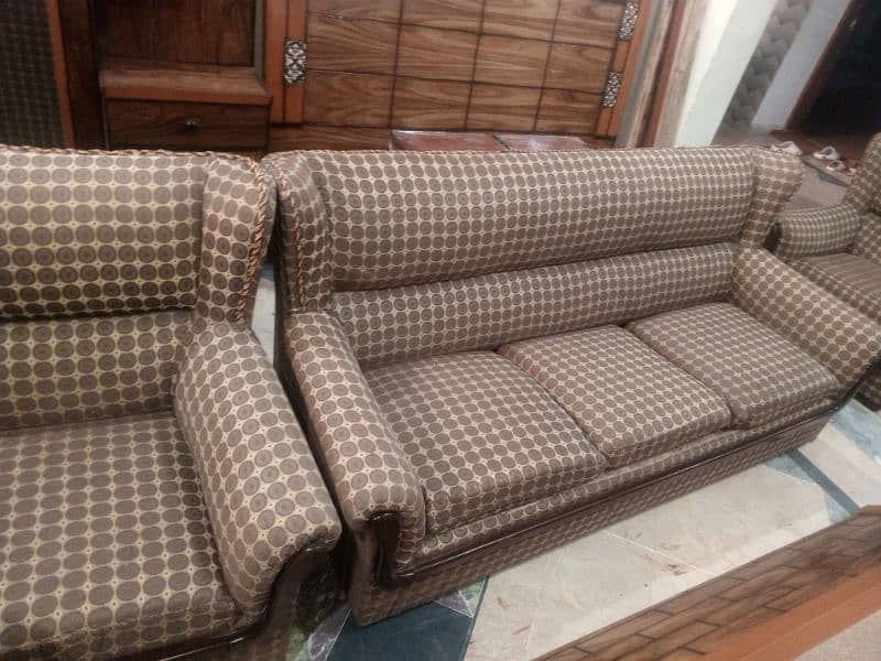 5 seater sofa Taali wood structure molty foam fully 10/10 1