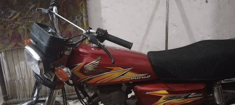 Honda CG 125 red original 18