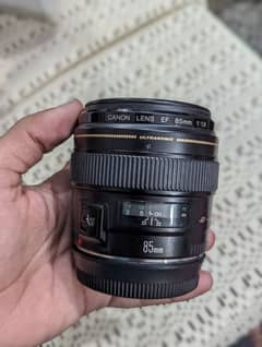 Canon 85mm lens 9.5/10