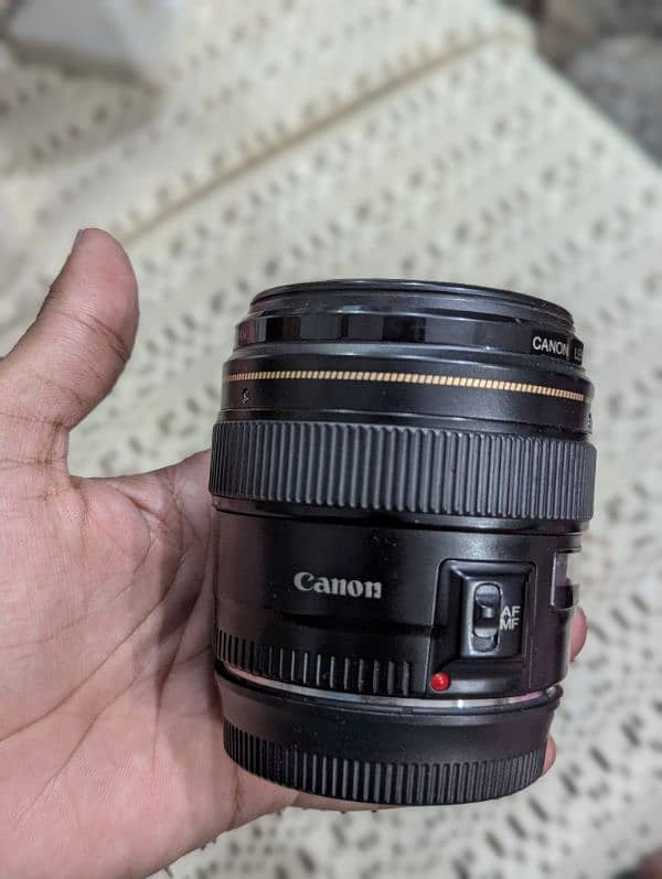 Canon 85mm lens 9.5/10 5